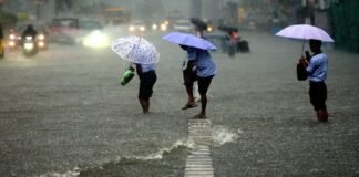 भीषण गर्मी के बीच मौसम का बड़ा उलटफेर! अमेठी में ओले, लखनऊ में दिन में अंधेरा… यूपी के कई जिलों में तेज बारिश UP Weather Today