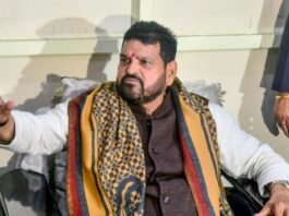 नोएडा में श्रमिकों के आंदोलन के समर्थन में आए बृजभूषण शरण सिंह! मजदूरी बढ़ाने को लेकर दे डाला बयान बृजभूषण शरण सिंह