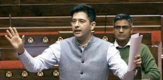 AAP में अंदरूनी युद्ध! अमानतुल्लाह-आतिशी के हमलों के बीच राघव चड्ढा पर संकट गहराया Raghav Chadha News