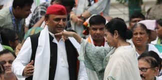 इस्तीफे के इनकार बीच ममता बनर्जी से मुलाकात करेंगे अखिलेश यादव! क्या आने वाला है संवैधानिक संकट? अखिलेश यादव