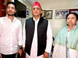 अखिलेश यादव