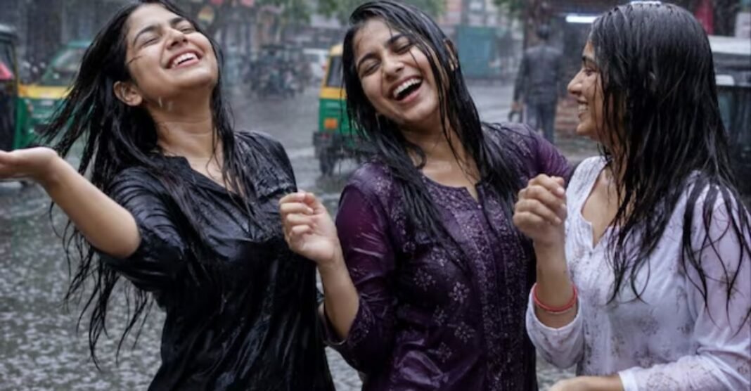 तपती गर्मी के बीच अचानक बदलेगा मौसम, शाम होते ही यूपी के कई जिलों में आंधी-बारिश और ओलों का खतरा UP Weather Alert