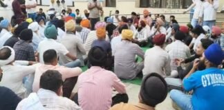 यमुनानगर में बढ़ा तनाव! पगड़ी बेअदबी के आरोपों के बाद सड़कों पर उतरा सिख समाज, थाने के बाहर दिया धरना Hariyana News