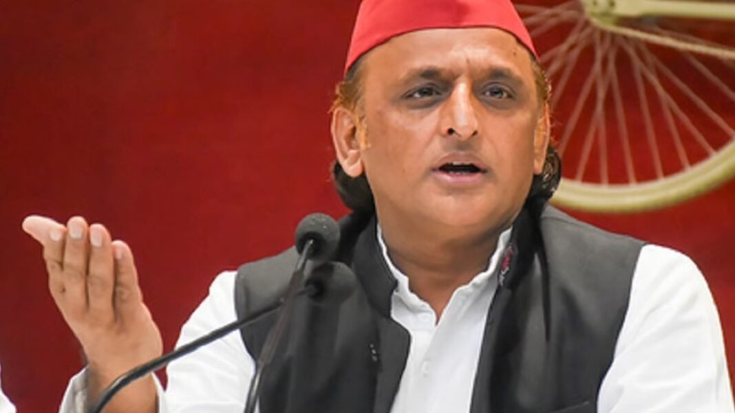 ‘सम्मान आदेश’ पर अखिलेश यादव ने BJP पर साधा निशाना, कहा ‘इज्जत फरमान से नहीं अच्छे काम से…’ अखिलेश यादव