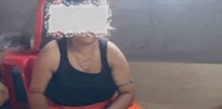 भगवान के सामने नोटों का पहाड़! महिला कांस्टेबल का VIDEO वायरल होते ही मच गया हड़कंप महिला कांस्टेबल