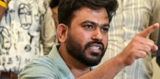 क्या सच में चुनाव लड़ेगी कॉकरोच जनता पार्टी? नागपुर हंगामे से ठीक पहले आ गया बड़ा बयान! कॉकरोच जनता पार्टी