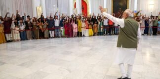 एयरपोर्ट पर PM मोदी के स्वागत में क्या हुआ ऐसा खास? फ्रांस ने दिखाया ऐसा सम्मान कि हर कोई रह गया हैरान! PM Narendra Modi