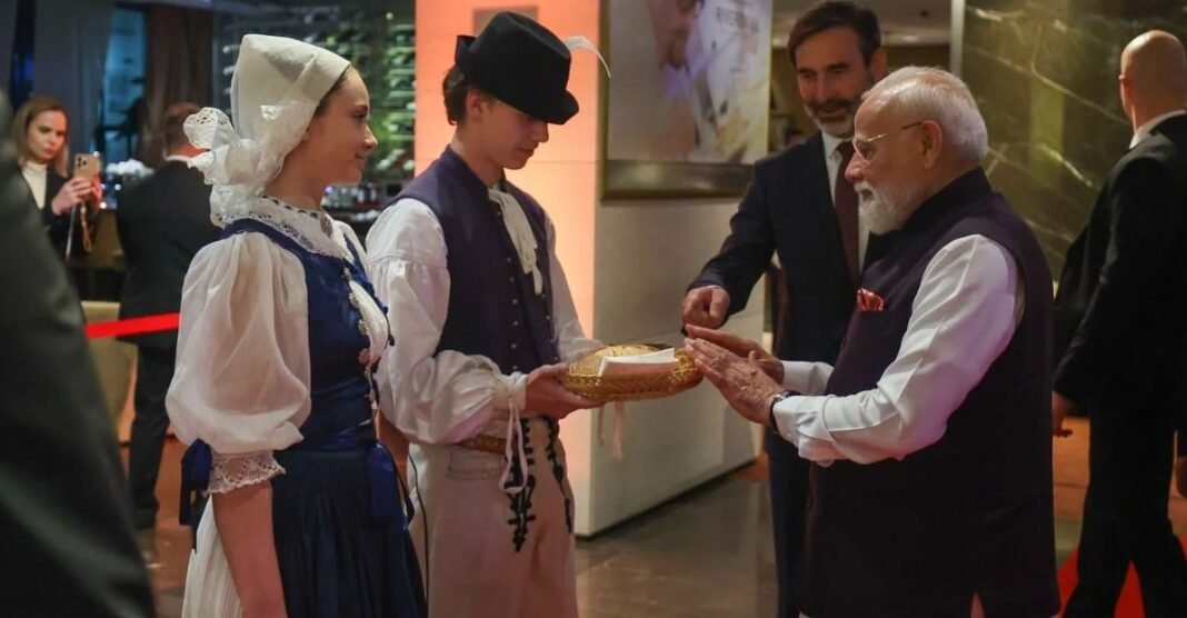 प्रधानमंत्री नरेंद्र मोदी