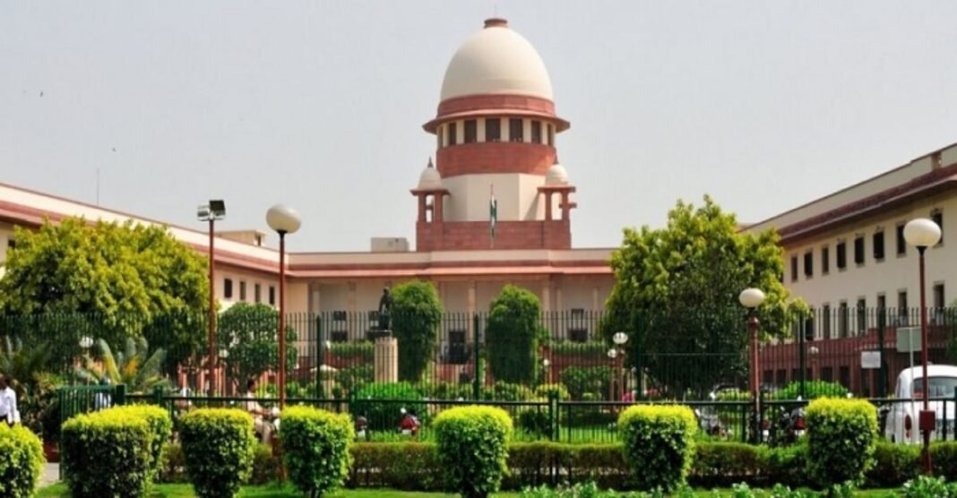 सुप्रीम कोर्ट ने क्यों रोकी परिवार से मिलने की इजाजत? इंटर-कास्ट कपल केस में बड़ा मोड़ सुप्रीम कोर्ट ने क्यों रोकी परिवार से मिलने की इजाजत? इंटर-कास्ट कपल केस में बड़ा मोड़