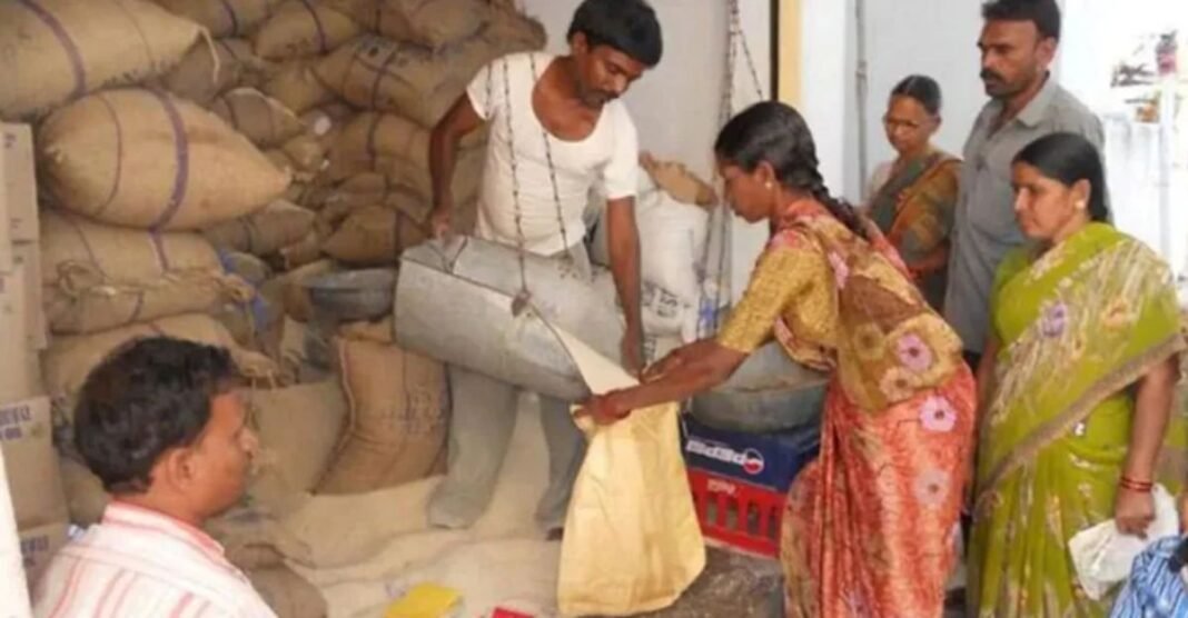 राशन लेने के लिए नहीं लगानी पड़ेगी लंबी लाइन! सरकार ने बदला नियम, जानिए अब कैसे मिलेगा अनाज राशन