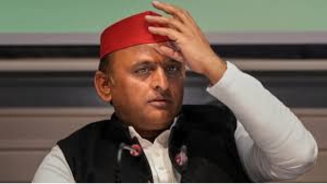 यूपी चुनाव से पहले सपा में बढ़ी अंदरूनी खींचतान? जानें अखिलेश यादव के लिए क्या बना बड़ा सिरदर्द सपा