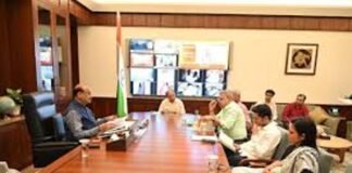 क्या टूट जाएगी 20 सांसदों की सदस्यता? स्पीकर ओम बिरला से मिलकर अभिषेक बनर्जी ने किया बड़ा दावा, सियासत में मचा हलचल ओम बिरला