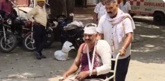 बदमाशों को पकड़ने आई पुलिस को गांव वालों ने समझा चोर, लाठी-डंडों से पीटकर किया अधमरा; अब 50 लोगों पर केस दर्ज UP