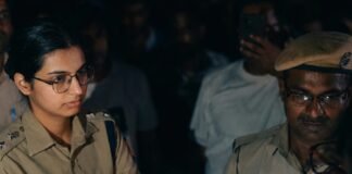 बीच सड़क नेताओं से भिड़ीं महिला IPS, वायरल VIDEO ने मचा दी हलचल; आखिर कौन हैं ‘लेडी सिंघम’ अनुष्ठा कालिया? बीकानेर
