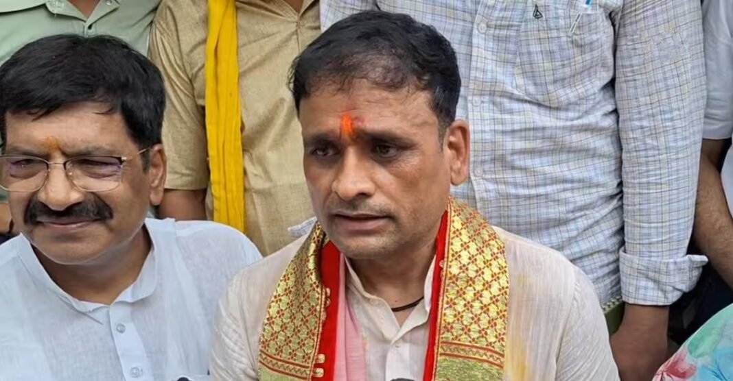 दतिया उपचुनाव में बीजेपी का बड़ा दांव! नाम घोषित होते ही आशुतोष तिवारी ने किया ऐसा कदम, बढ़ गई सियासी चर्चा आशुतोष तिवारी