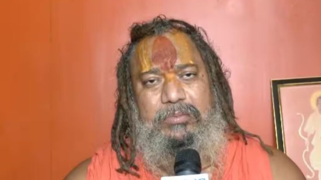 जगद्गुरु परमहंस के बयान से मचा बवाल, 5 करोड़ के इनाम की घोषणा करते हुए बोले- ‘जो आमिर खान को टपकाएगा उसे…’ आमिर खान
