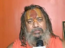 जगद्गुरु परमहंस के बयान से मचा बवाल, 5 करोड़ के इनाम की घोषणा करते हुए बोले- ‘जो आमिर खान को टपकाएगा उसे…’ आमिर खान