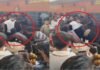 रेलवे स्टेशन पर चोरी के शक में युवक के साथ जो हुआ, उसका VIDEO देख हर कोई रह गया हैरान रेलवे स्टेशन