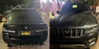 आधी रात सड़क किनारे खड़ी BMW ने खींचा पुलिस का ध्यान, डिक्की खुली तो अंदर का नजारा देख उड़ गए होश BMW