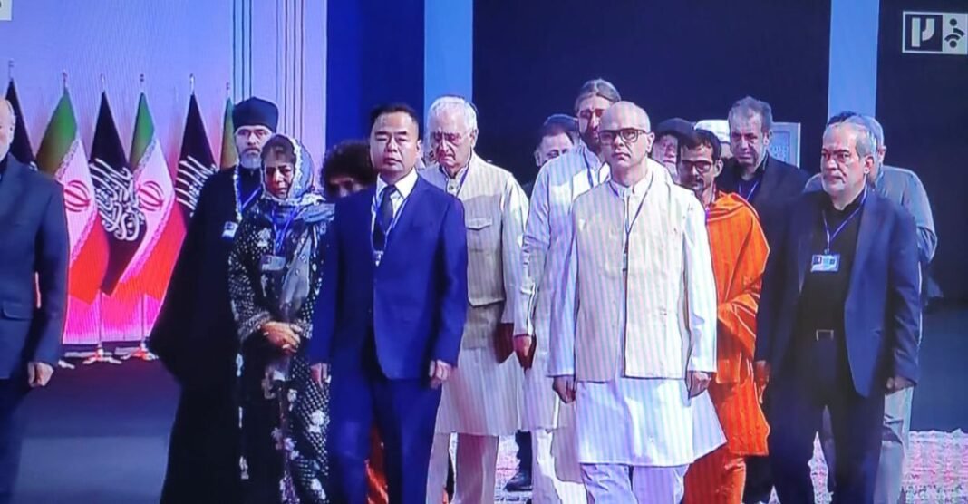 खामेनेई की अंतिम विदाई खामेनेई की अंतिम विदाई