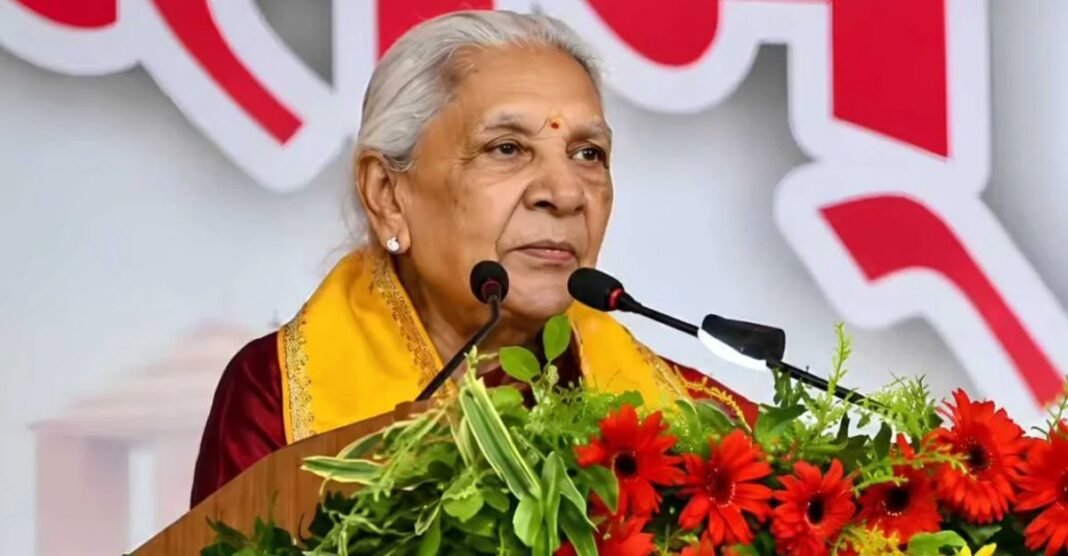 ‘लड़के-लड़कियां भाग जाते हैं…’ राज्यपाल आनंदीबेन पटेल के बयान पर क्यों मचा विवाद? जानिए पूरा मामला राज्यपाल आनंदीबेन पटेल