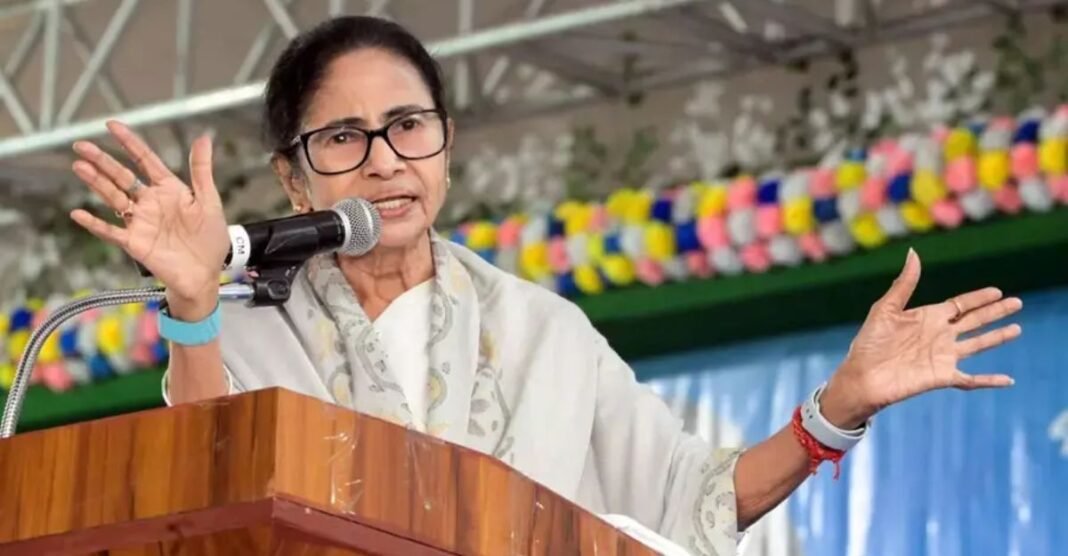 TMC में बढ़ा सियासी घमासान! Mamata Banerjee ने चुनाव आयोग को लिखी चिट्ठी, आखिर किस बात पर जताई नाराजगी? Mamata Banerjee