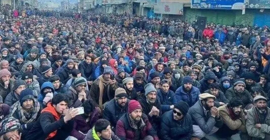 PoK में प्रदर्शनकारियों के आगे झुका पाकिस्तान, बगावत के बीच उठाया ये बड़ा कदम PoK Protest News