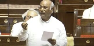 राज्यसभा में मनुस्मृति का जिक्र करते ही मचा बवाल! खरगे के बयान पर सत्ता पक्ष ने क्यों जताई कड़ी आपत्ति? मल्लिकार्जुन खरगे