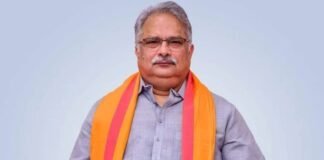बीजेपी ने आखिरी वक्त पर खेला बड़ा दांव! देवेश कुमार के इस्तीफे से किसकी बच गई कुर्सी? देवेश कुमार