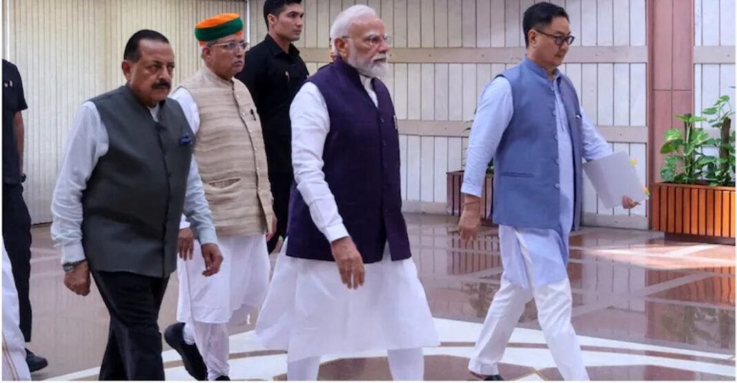 क्या संसद में आने वाला है सबसे बड़ा राजनीतिक बिल? PM मोदी और अमित शाह की बैठक के बाद बढ़ी हलचल संसद