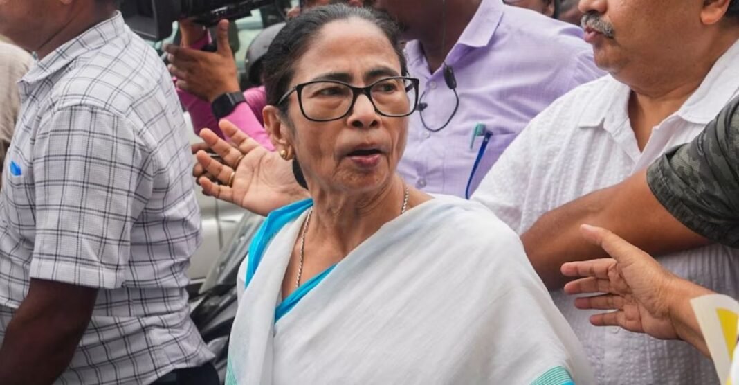 TMC के खातों पर फिर कार्रवाई! 12 और बैंक अकाउंट फ्रीज, बढ़ी ममता बनर्जी की मुश्किलें ममता बनर्जी