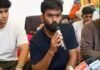 धर्मेंद्र प्रधान के इस्तीफे की खबर सुनकर जश्न में डूबे अभिजीत दीपके, वीडियो हुआ वायरल धर्मेंद्र प्रधान