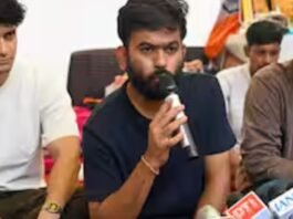 धर्मेंद्र प्रधान के इस्तीफे की खबर सुनकर जश्न में डूबे अभिजीत दीपके, वीडियो हुआ वायरल धर्मेंद्र प्रधान