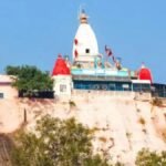 आखिर मनसा देवी मंदिर में क्यों हटाई गई पुजारियों की जेब? नए नियम के पीछे की वजह जानकर रह जाएंगे हैरान मनसा देवी मंदिर