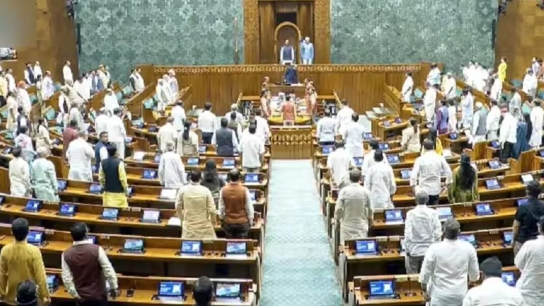 सर्वदलीय बैठक में सरकार ने चली ऐसी चाल कि भड़क गया विपक्ष, पहले किया वॉकआउट… फिर हुआ कुछ ऐसा कि सब हैरान! सर्वदलीय बैठक