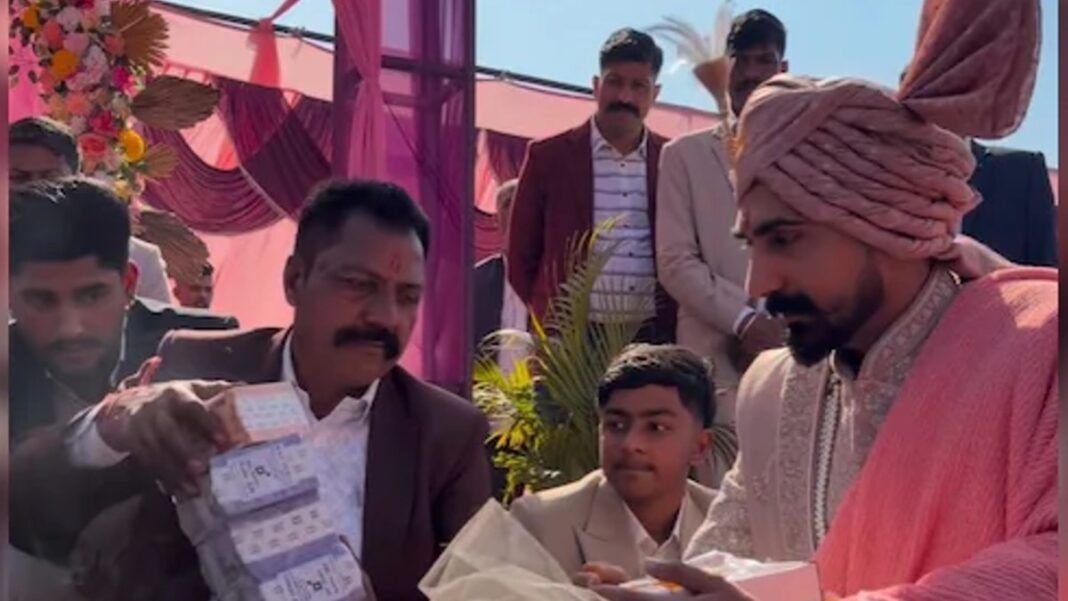 फेरों से ठीक पहले दूल्हे ने उठाया ऐसा कदम, मंडप में छा गई खामोशी… फिर जो हुआ उसने सबकी आंखें नम कर दीं दूल्हे