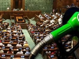 क्या अब कभी नहीं मिलेगा पुराना पेट्रोल? संसद में सरकार ने दिया ऐसा जवाब, जानना हर वाहन मालिक के लिए जरूरी पेट्रोल