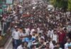 सिर्फ 4 घंटे के प्रदर्शन में बदल गई तस्वीर! UP के बच्चों ने किया ऐसा आंदोलन कि तुरंत हरकत में आया प्रशासन UP