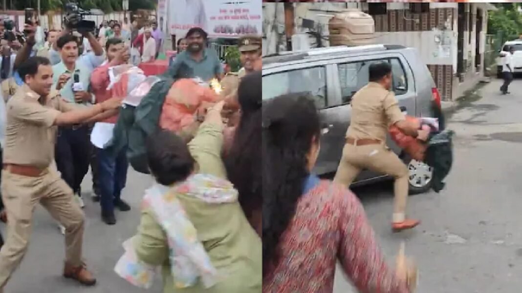 VIDEO: कंगना रनौत का पुतला जलाने पहुंचे कांग्रेसी, तभी इंस्पेक्टर ने किया ऐसा काम कि देखते रह गए सभी कंगना रनौत