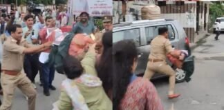 VIDEO: कंगना रनौत का पुतला जलाने पहुंचे कांग्रेसी, तभी इंस्पेक्टर ने किया ऐसा काम कि देखते रह गए सभी कंगना रनौत