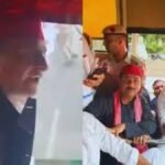PM आवास घेरने पहुंचे अखिलेश यादव हिरासत में, पूछा-“पुलिस भाई, कहां ले जा रहे हो…” अखिलेश यादव