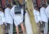 शॉल समझकर ओढ़ रखी थी चादर, लिखे शब्दों ने खोला राज? VIDEO वायरल Viral Video