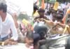 पटना में छात्रों का बड़ा प्रदर्शन, पुलिस से भिड़े आंदोलनकारी; बैरिकेडिंग तोड़ने के बाद बढ़ा तनाव Bihar Student Protest