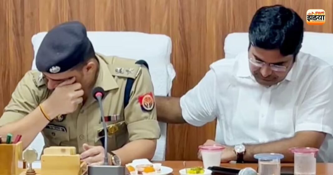 SP केके बिश्नोई को संभल से मिली ऐसी विदाई, आंखों में आंसू और गाड़ी को धक्का देते दिखे अधिकारी SP केके बिश्नोई