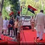 राष्ट्रगान के बीच UP विधानसभा अध्यक्ष सतीश महाना ने ऐसा क्या किया? वायरल वीडियो ने खड़े किए कई सवाल Satish Mahana