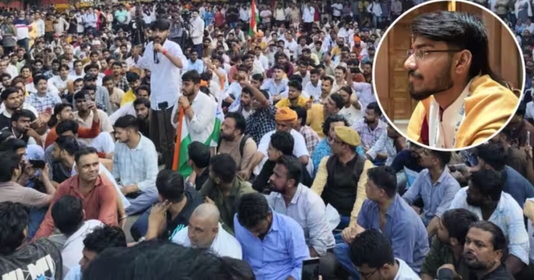 जंतर-मंतर के आरक्षण सुधार आंदोलन में आई फूट! हर्ष दुबे के इस कदम से नाराज हुए साथी प्रदर्शनकारी आरक्षण सुधार आंदोलन