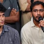अलवर में धरने पर बैठी कॉकरोच जनता पार्टी, अब आशुतोष रांका ने सरकार से कर दी ये मांग अलवर