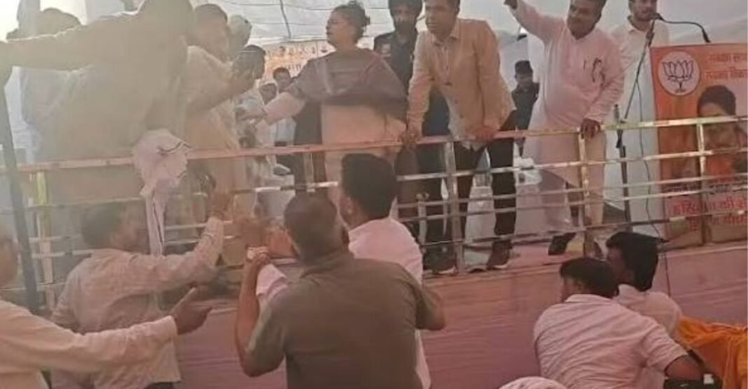 BJP कार्यक्रम बना अखाड़ा: दीपक हुड्डा से धक्का-मुक्की, तो करंट लगने से झुलसी महिला; मची भगदड़! दीपक हुड्डा