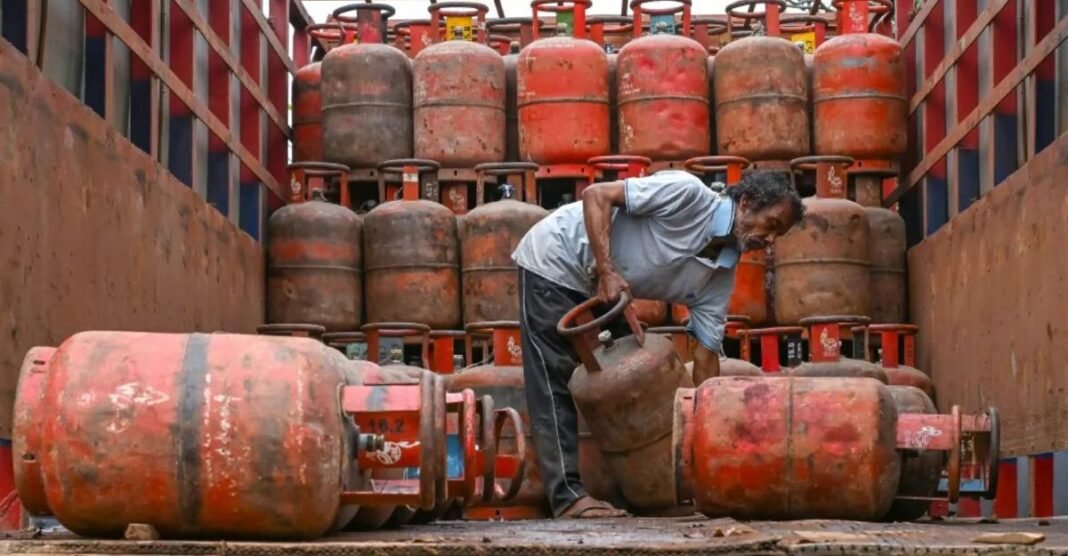 सरकार का बड़ा फैसला, गैस सिलेंडर के दामों में बड़ा बदलाव, दुकानदारों ने रखी नई मांग LPG गैस सिलेंडर