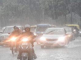 यूपी में फिर बदलेगा मौसम का मिजाज! 63 जिलों में बारिश का अलर्ट, इन 2 जिलों में भारी बारिश का खतरा UP Weather